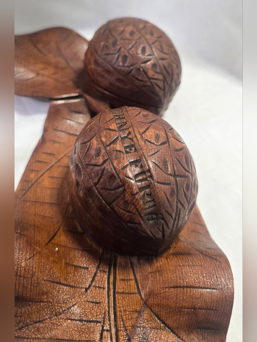 Wood Double Leaf Double Walnut Inkwell (Vihnye Fürdö)